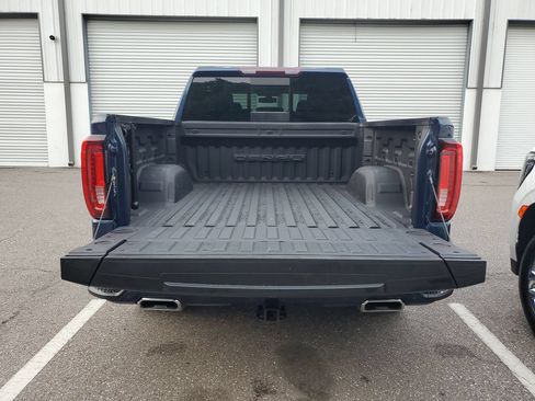Used 2022 GMC Sierra 1500 Denali w/ Denali Premium Package AWD/4WD image 9