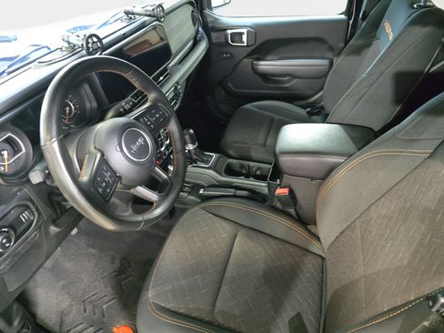 Used 2024 Jeep Gladiator Mojave w/ Technology Group AWD/4WD image 13