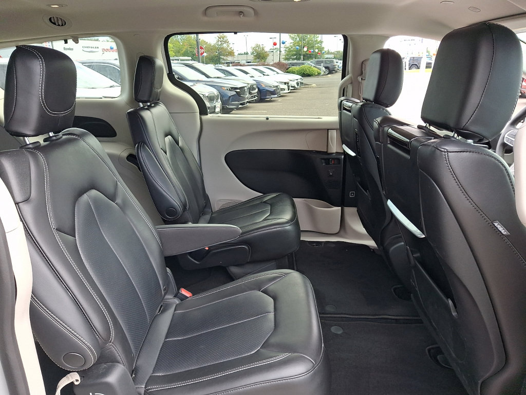 Certified 2023 Chrysler Pacifica Touring-L w/ Uconnect Theater Family Group AWD/4WD image 15