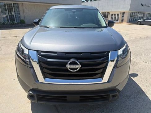 Used 2024 Nissan Pathfinder S w/ Cargo Package FWD image 3