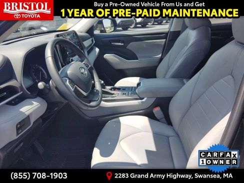 Used 2022 Toyota Highlander XLE AWD/4WD image 16