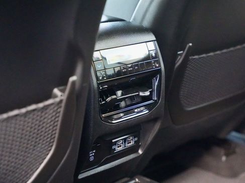 Used 2021 Jeep Grand Cherokee L Limited w/ Luxury Tech Group II image 12