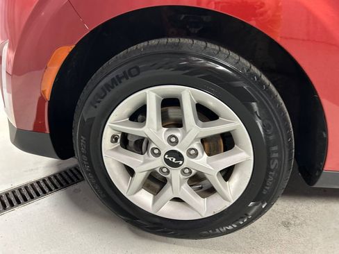 Used 2025 Kia Soul LX w/ LX Technology Package image 9