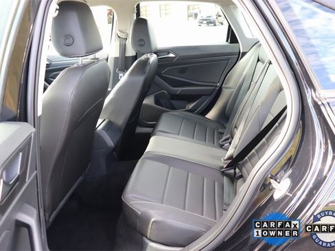 Used 2024 Volkswagen Jetta SE image 14