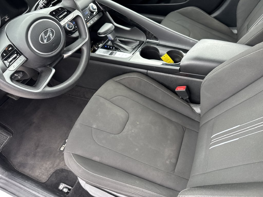Used 2022 Hyundai Elantra Blue FWD image 10