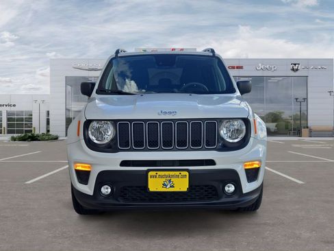 Certified 2022 Jeep Renegade Latitude AWD/4WD image 8
