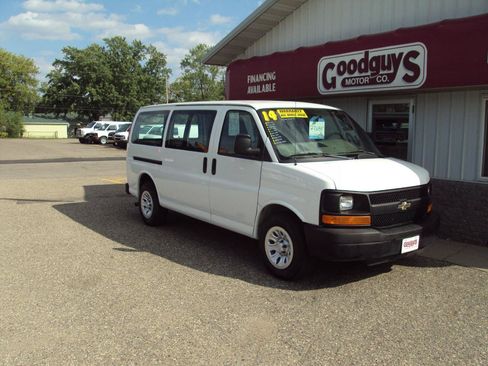 Used 2014 Chevrolet Express 1500 AWD image 2