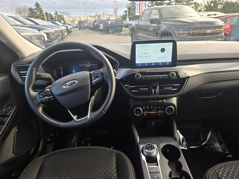 Used 2024 Ford Escape Active image 11