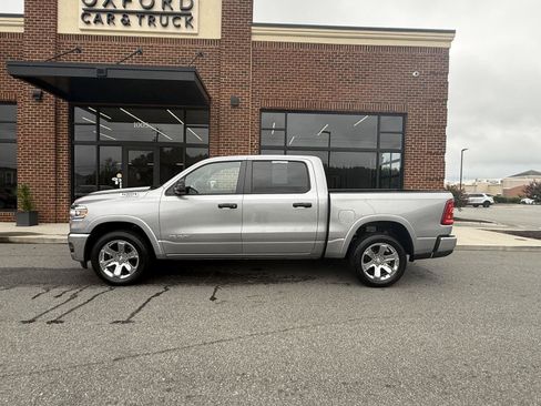 Used 2025 RAM 1500 Big Horn AWD/4WD image 3