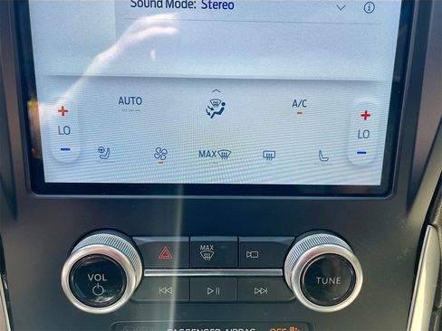 Used 2022 Ford Edge Titanium image 20