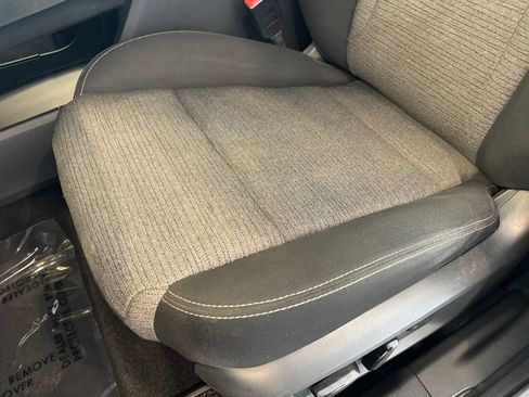 Used 2022 Nissan Rogue SV AWD/4WD image 15