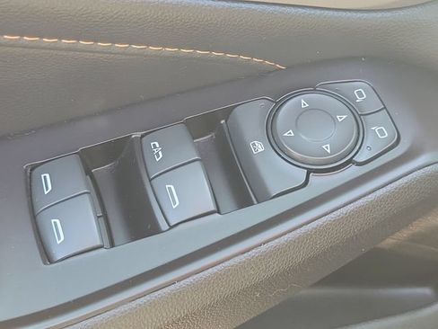 Used 2020 Chevrolet Traverse LT FWD image 24