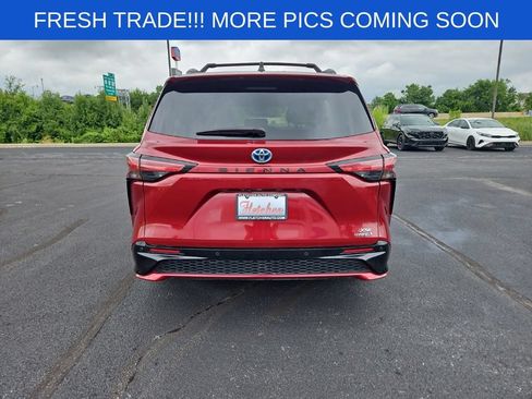 Used 2024 Toyota Sienna XSE w/ XSE Plus Package FWD image 5
