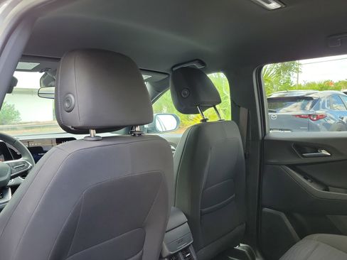 Used 2025 Chevrolet Equinox LT FWD image 12