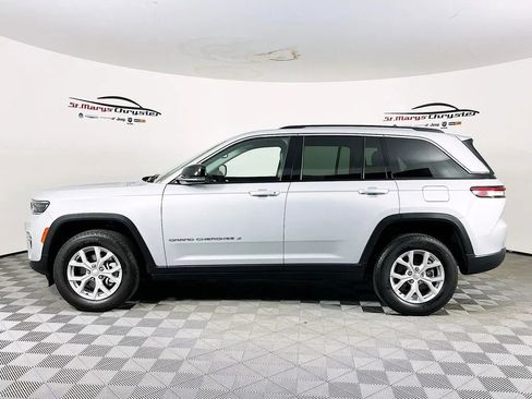 Used 2023 Jeep Grand Cherokee Limited image 5