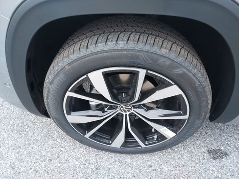 New 2026 Volkswagen Atlas SEL Premium R-Line image 9