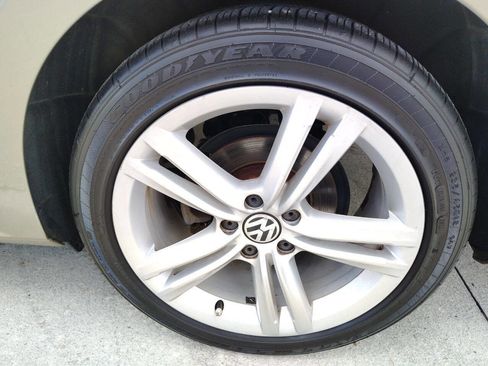 Used 2015 Volkswagen Passat TDI SE image 21