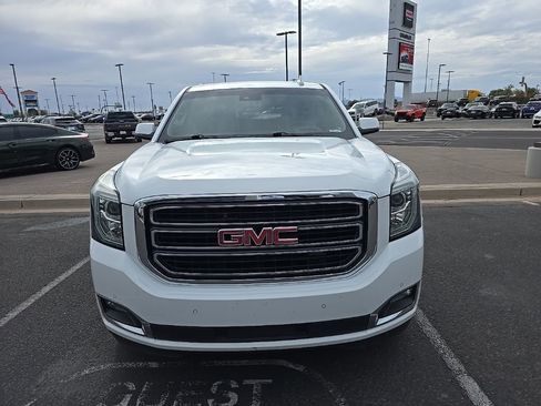 Used 2018 GMC Yukon Denali image 2