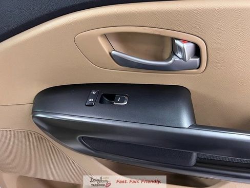 Used 2020 Kia Sedona LX image 26