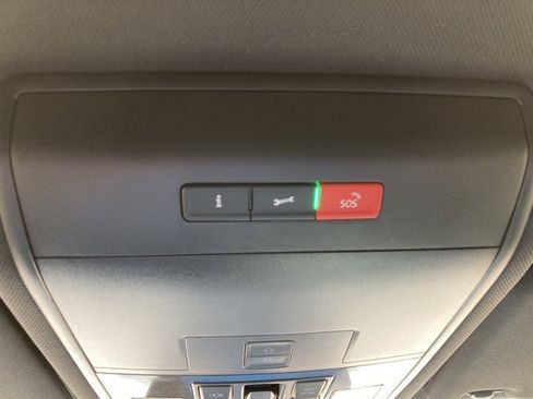 Used 2021 Volkswagen Atlas Cross Sport SEL R-Line image 20