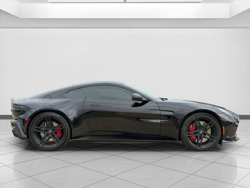 Used 2025 Aston Martin V8 Vantage Coupe image 7