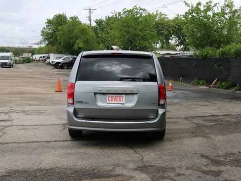 Used 2020 Dodge Grand Caravan GT image 4