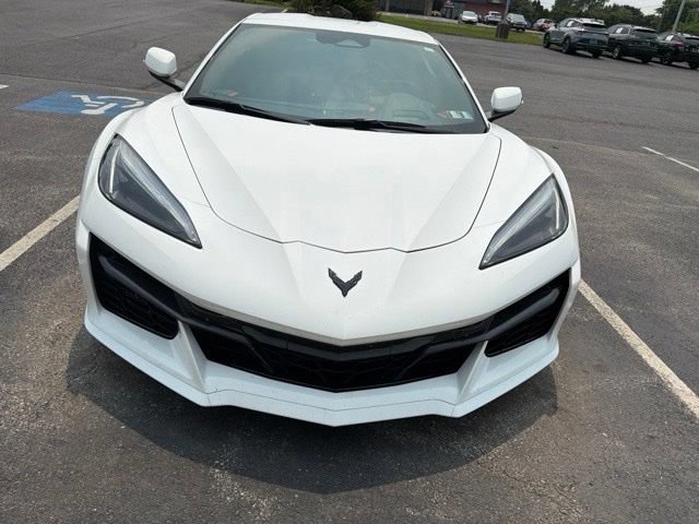 Used 2025 Chevrolet Corvette E-Ray w/ Stealth Interior Trim Package AWD/4WD image 10