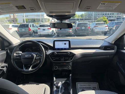 Used 2021 Ford Escape SE w/ SE Sport Appearance Package FWD image 11