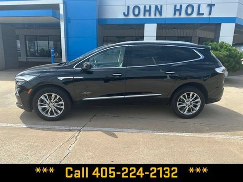 Used 2023 Buick Enclave Avenir AWD/4WD image 2