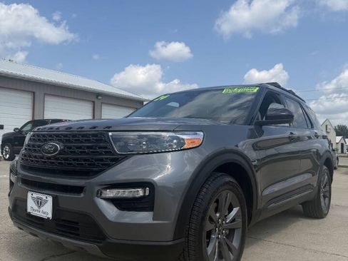 Used 2024 Ford Explorer XLT w/ Equipment Group 202A AWD/4WD image 1