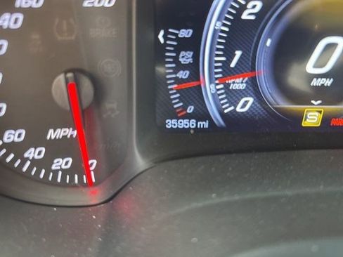 Used 2018 Chevrolet Corvette Stingray Coupe w/ 1LT image 10