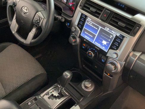Certified 2021 Toyota 4Runner SR5 AWD/4WD image 36