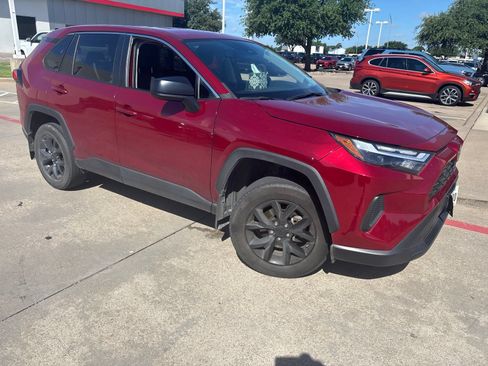 Used 2023 Toyota RAV4 LE FWD image 5