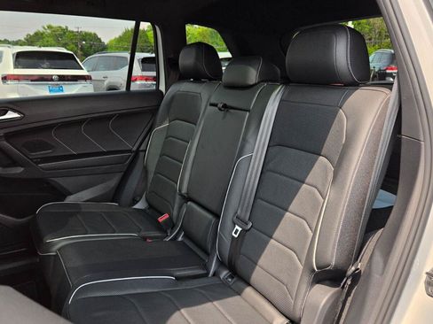 Used 2022 Volkswagen Tiguan SEL R-Line AWD/4WD image 52