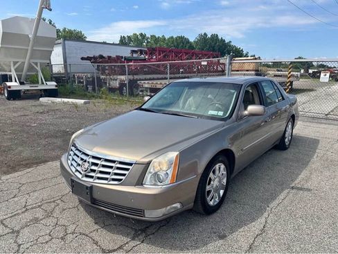 Used 2006 Cadillac DTS FWD image 1