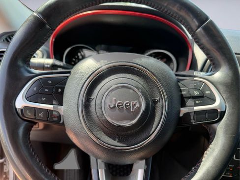 Used 2019 Jeep Compass Trailhawk AWD/4WD image 31