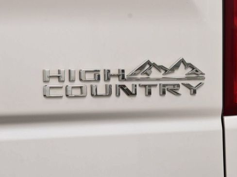 Used 2024 Chevrolet Silverado 1500 High Country w/ High Country Premium Package AWD/4WD image 22