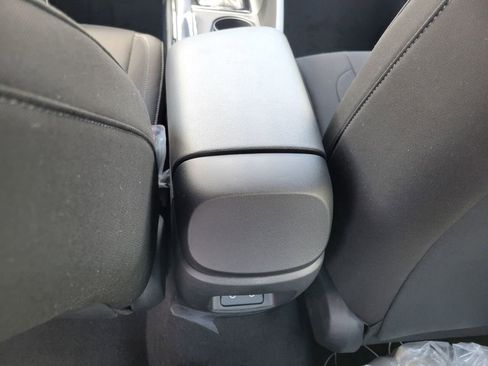 Used 2025 Hyundai Elantra Sport image 30