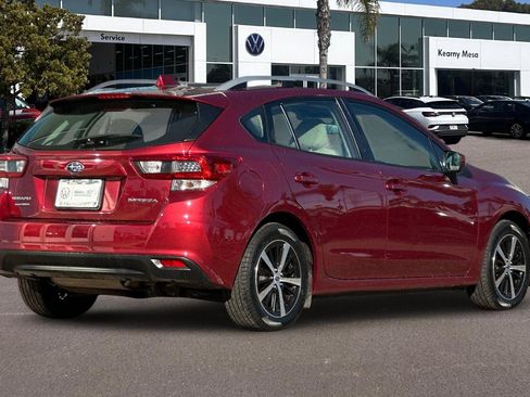 Used 2021 Subaru Impreza 2.0i Premium image 4