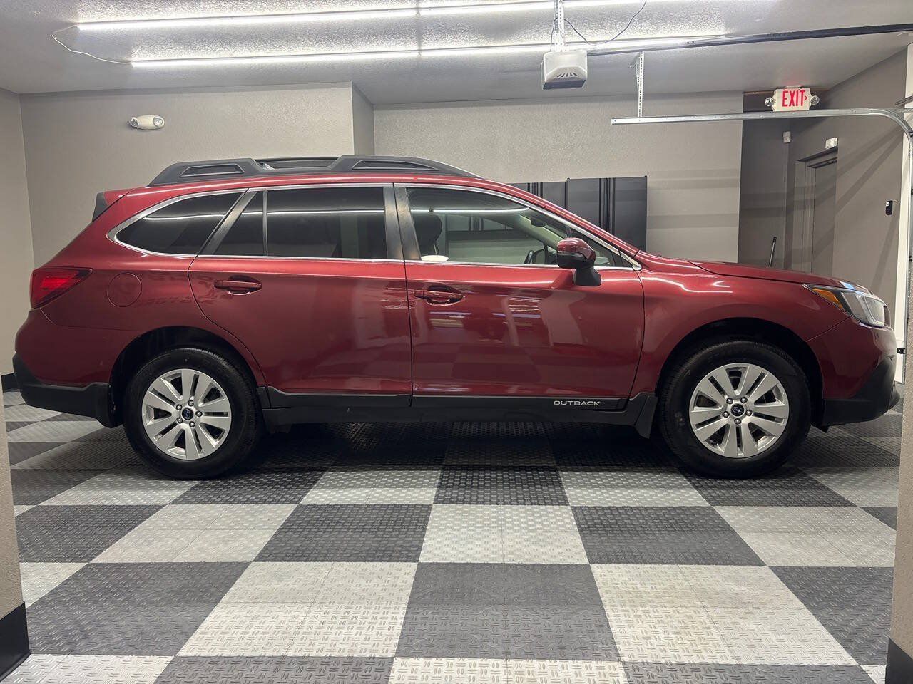 Used 2019 Subaru Outback 2.5i Premium w/ Popular Package #2 AWD/4WD image 6