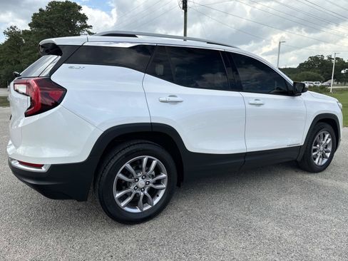 Used 2022 GMC Terrain SLT w/ LPO, Floor Liner Package FWD image 4