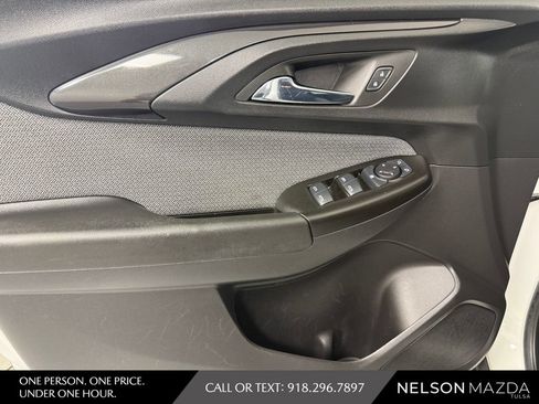 Used 2022 Chevrolet TrailBlazer LT w/ Convenience Package FWD image 19