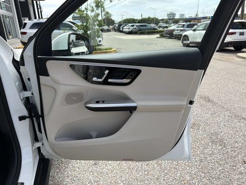 Used 2023 Mercedes-Benz GLC 300 image 14