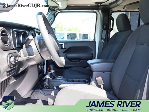 Used 2023 Jeep Wrangler Unlimited AWD/4WD image 22