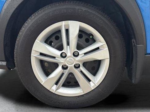 Certified 2025 Nissan Kicks Play S FWD image 27