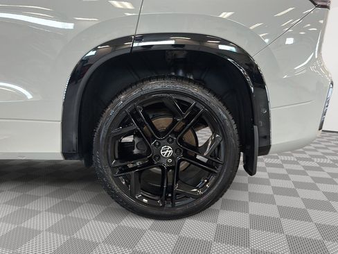 Used 2025 Volkswagen Tiguan SE R-Line AWD/4WD image 10