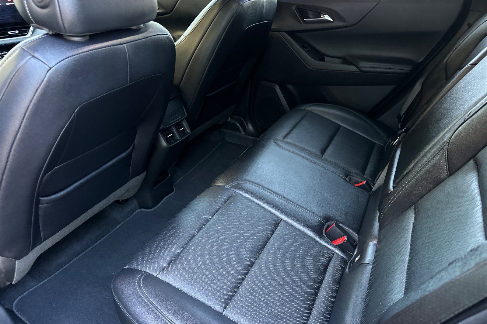 Used 2026 Chevrolet Equinox LT w/ Convenience Package II FWD image 14