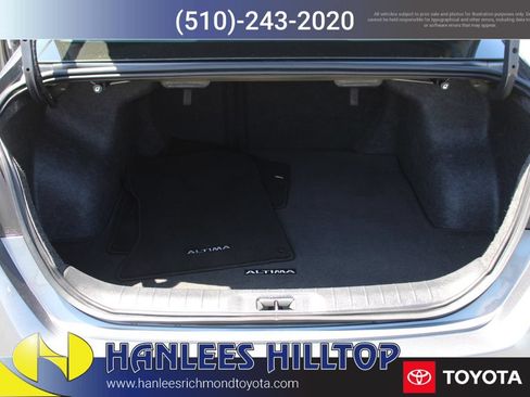 Used 2025 Nissan Altima 2.5 SV FWD image 10