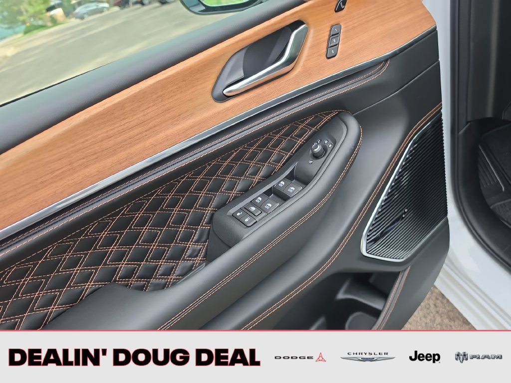 New 2027 Jeep Grand Cherokee Summit AWD/4WD image 11