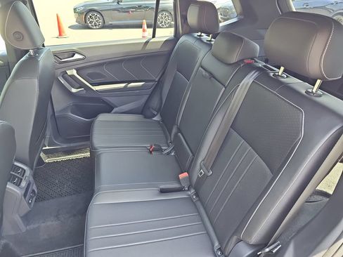 Certified 2024 Volkswagen Tiguan SE R-Line AWD/4WD image 27
